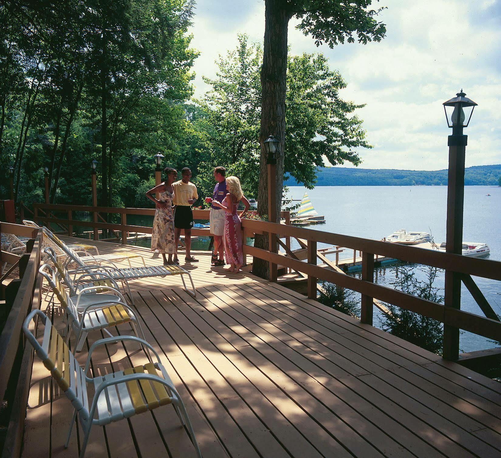 Cove Haven Resort Lakeville Buitenkant foto
